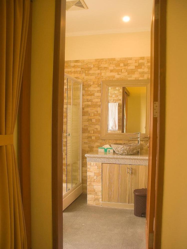 Kubu Daton Homestay Санур Экстерьер фото