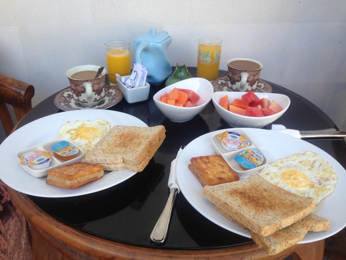Kubu Daton Homestay Санур Экстерьер фото