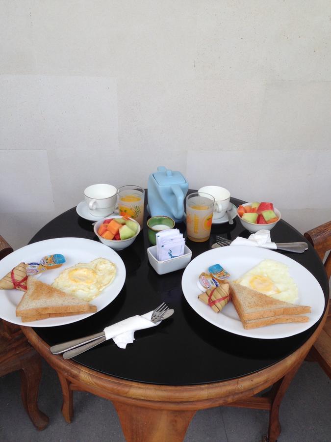 Kubu Daton Homestay Санур Экстерьер фото