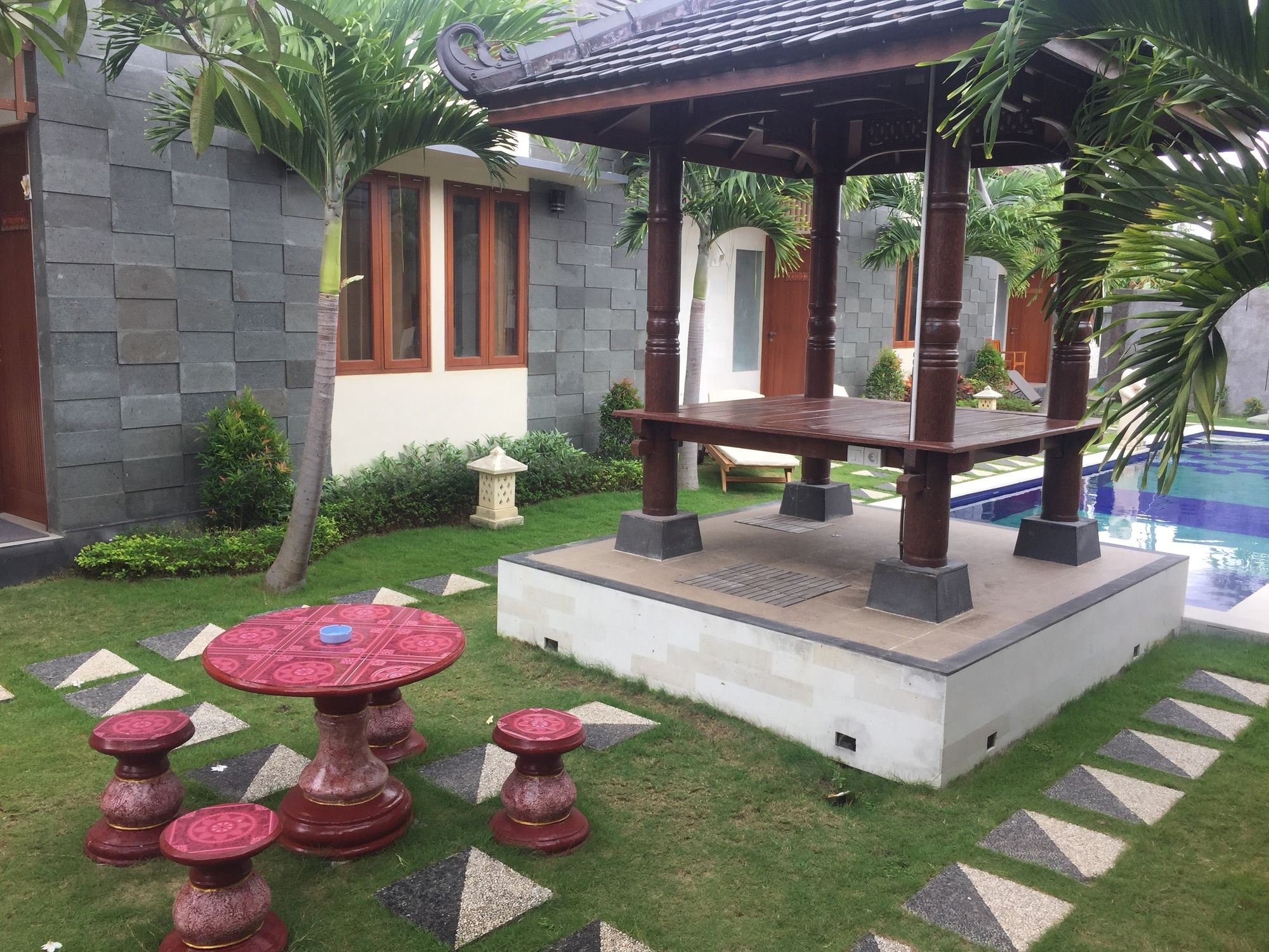 Kubu Daton Homestay Санур Экстерьер фото